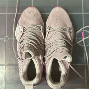PUMA sneakers Pink. Gently used. Sz. 9.5M.